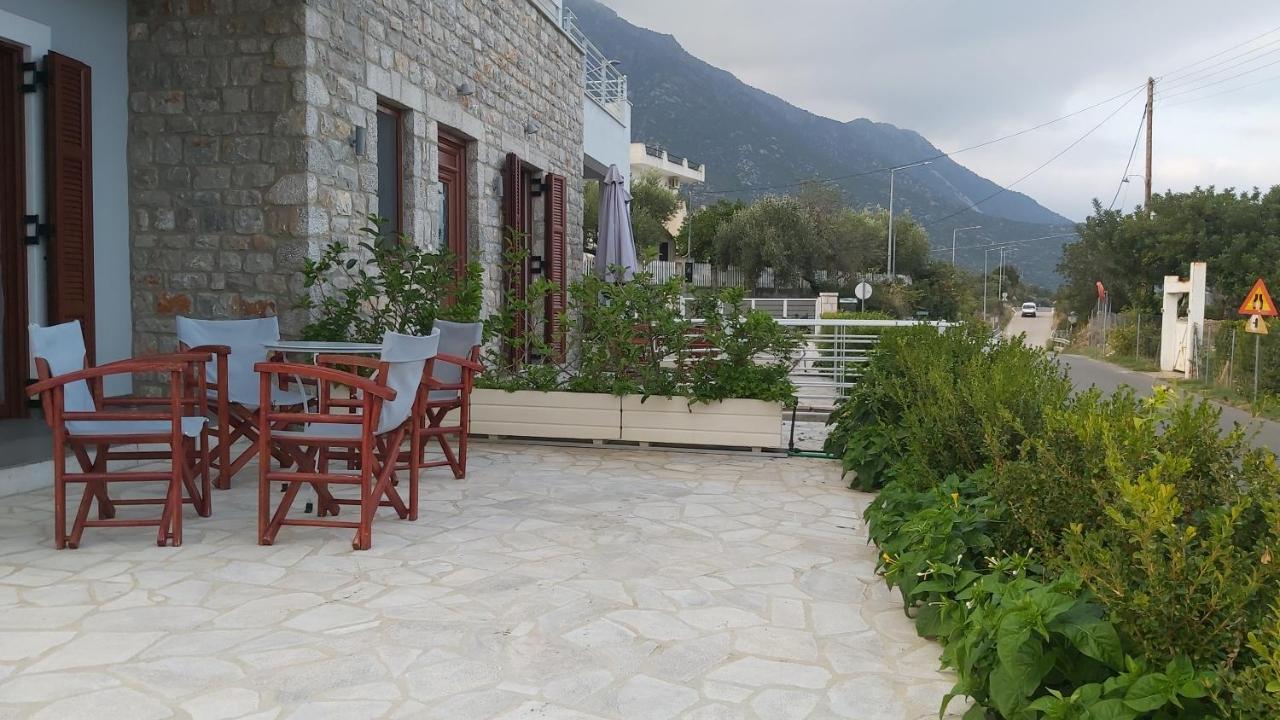 Light Blue House 3 Apartments Poulithra Exterior photo