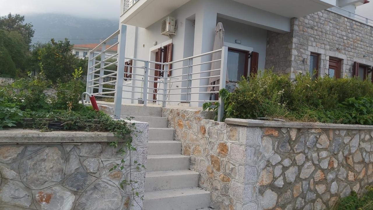 Light Blue House 3 Apartments Poulithra Exterior photo