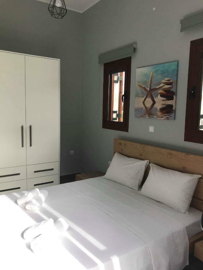 Light Blue House 3 Apartments Poulithra Exterior photo